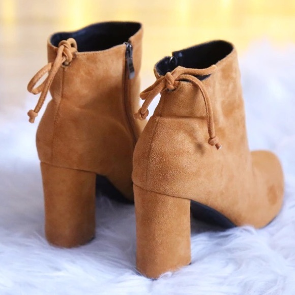 “Vixen of the Night” [Camel] - Picture 7 of 8